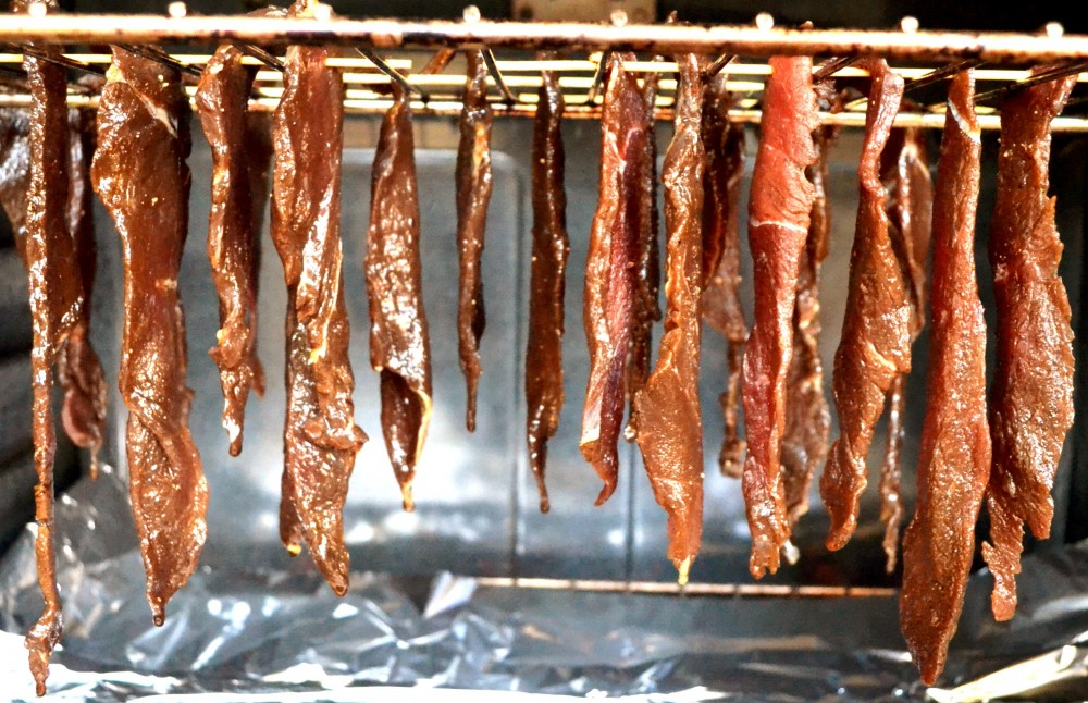 როგორ გამოვაშროთ თევზი ღუმელში