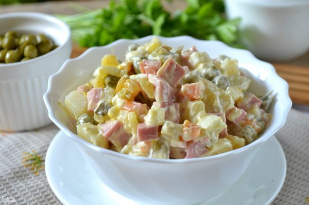 კლასიკური სალათი 