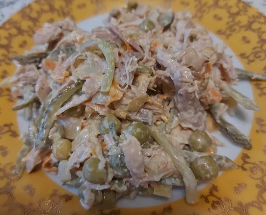 სალათი „ობჟორკა“ (რაც ქართულად „ნაყროვანას“ ან „გურმანს“ ნიშნავს)